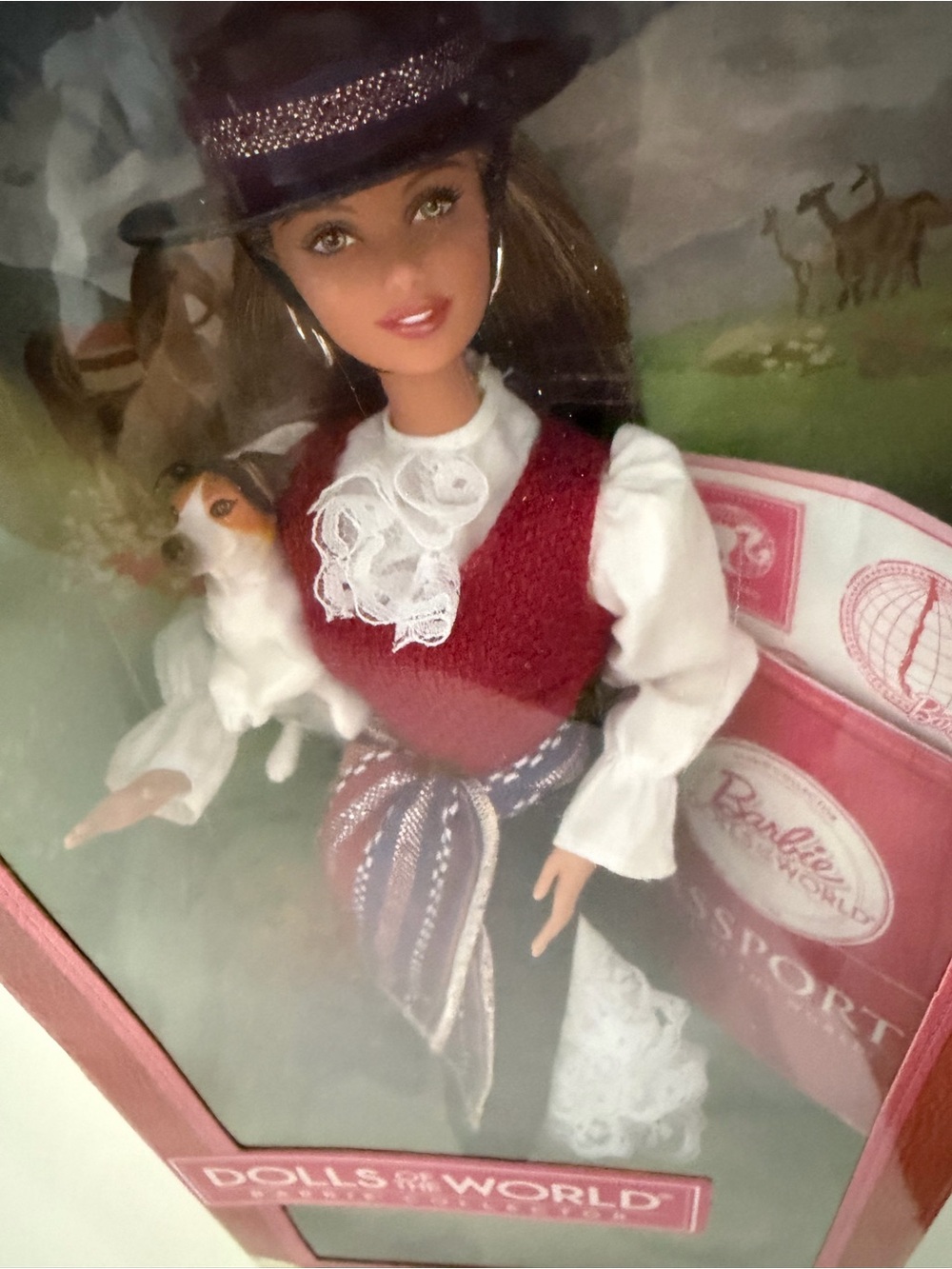 Barbie Chile Dolls of the World - Picture 6 of 6